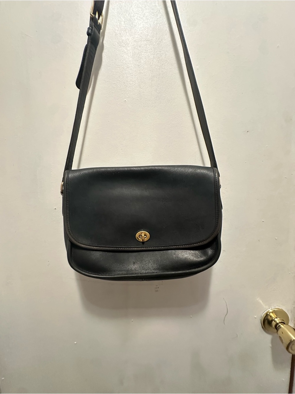 Vintage Coach 9790 City Bag Black Glove Tanned Leather Crossbody USA Turnlock